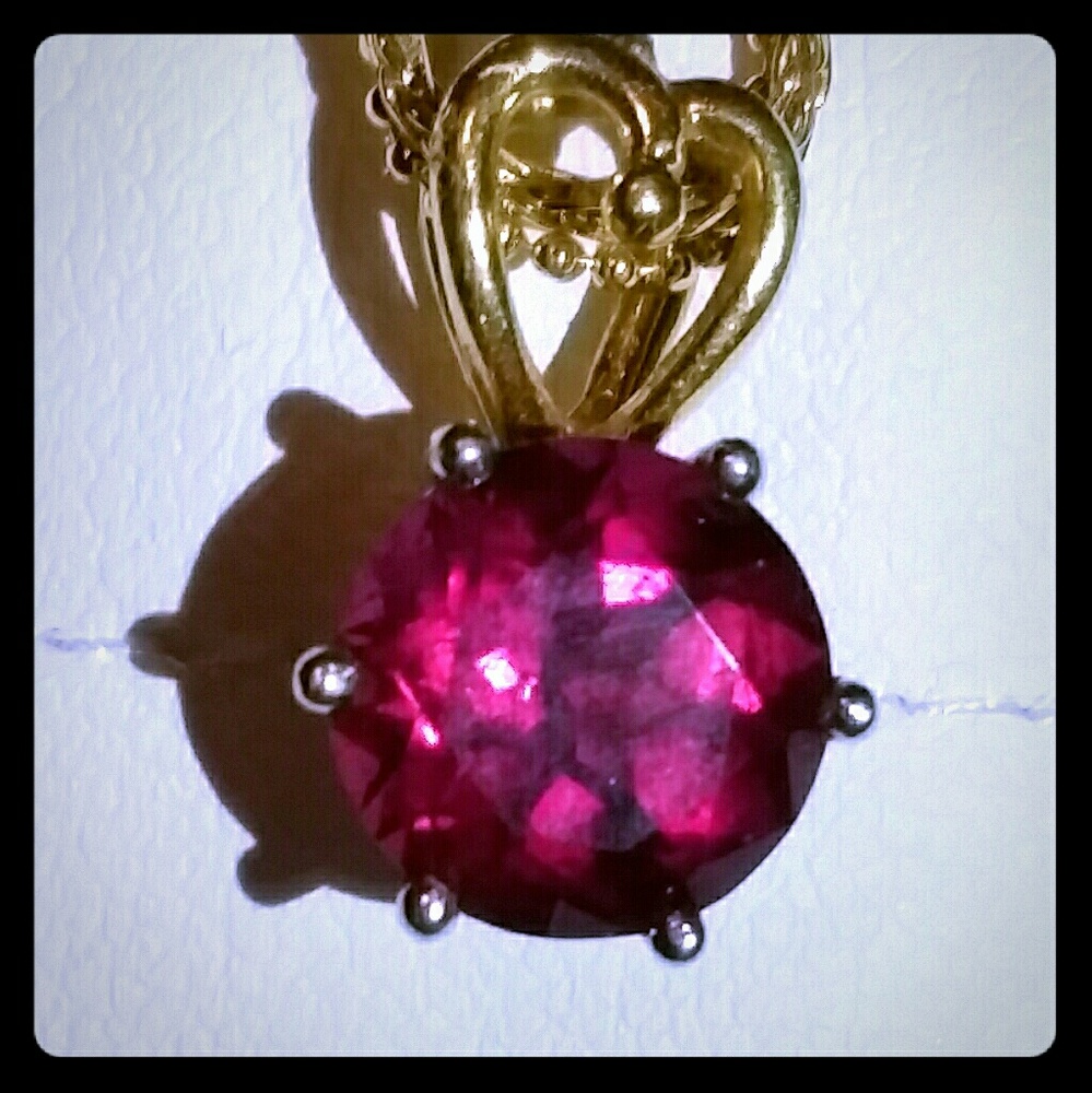 18k gold ruby pendant